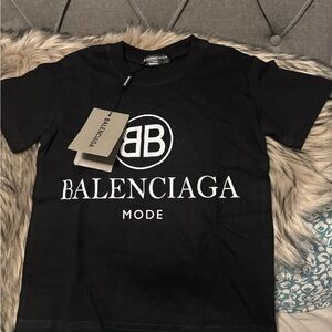 Brand new Balenciaga Black T-Shirt with White Logo-for kids